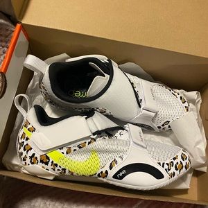 NWOT Nike Cheetah Cycle Shoes